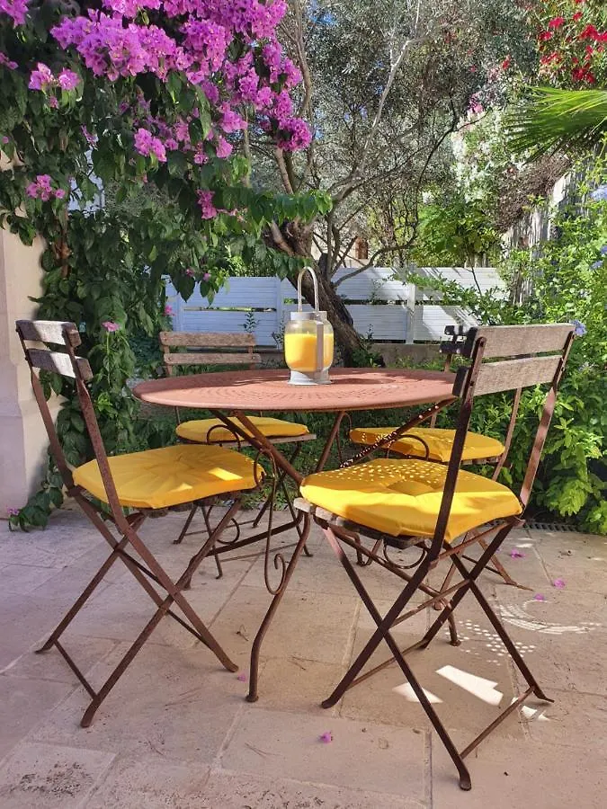 Gite Le Felibre Chateauneuf-les-Martigues Guest house